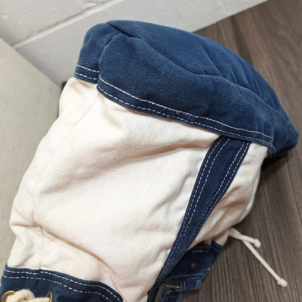 Unbranded canvas tote